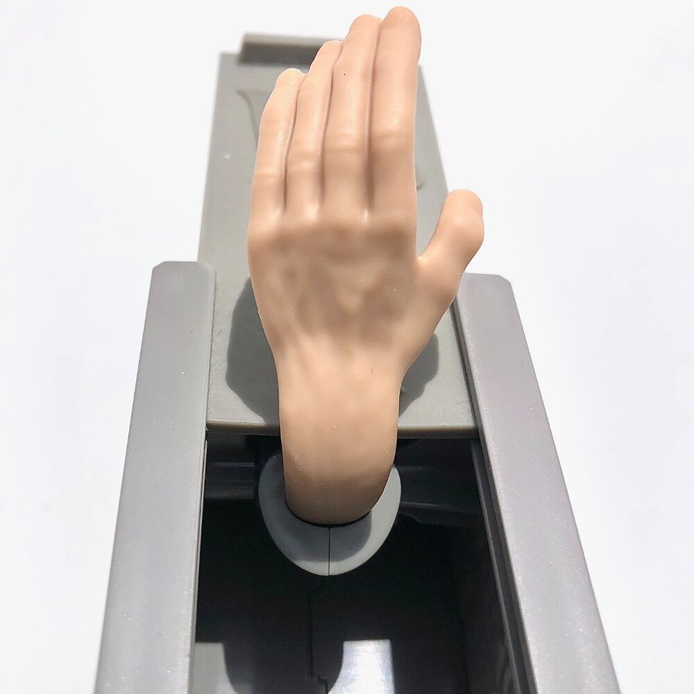 The Addams Family THING Burger King toy 2019 hand coffin Thing T. Thing Adams - Picture 6 of 16